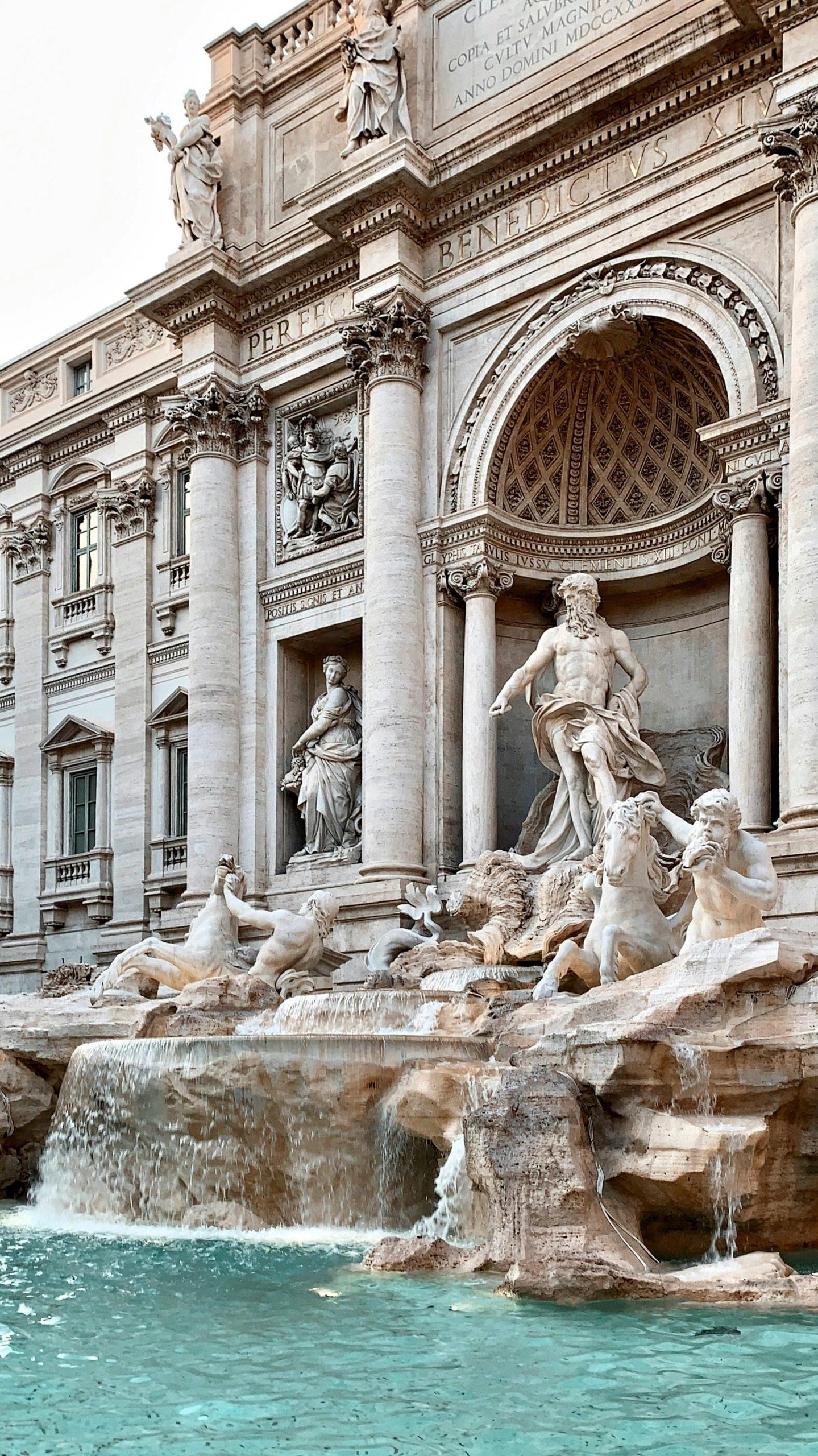 Fontana di Trevi / Acqua Virgo 